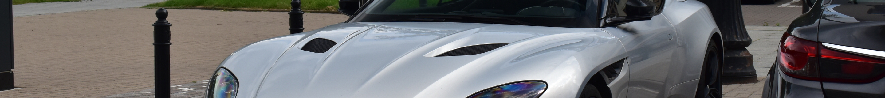 Aston Martin DBS Superleggera Volante