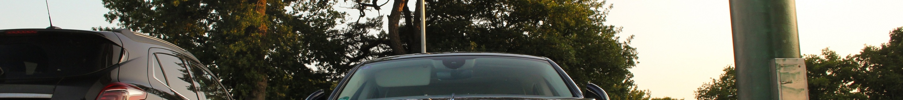 Bentley Flying Spur Hybrid Azure