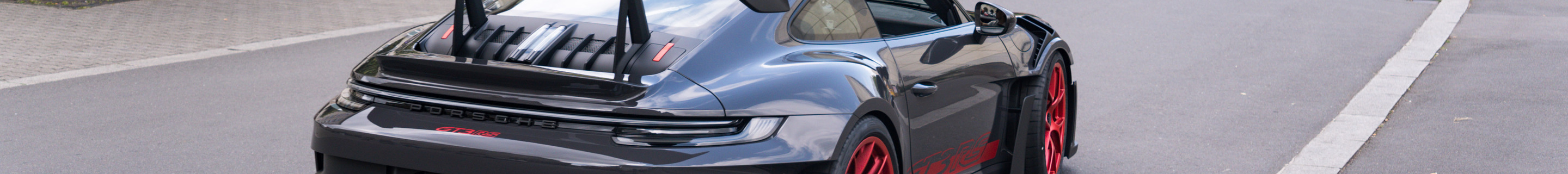Porsche 992 GT3 RS Weissach Package