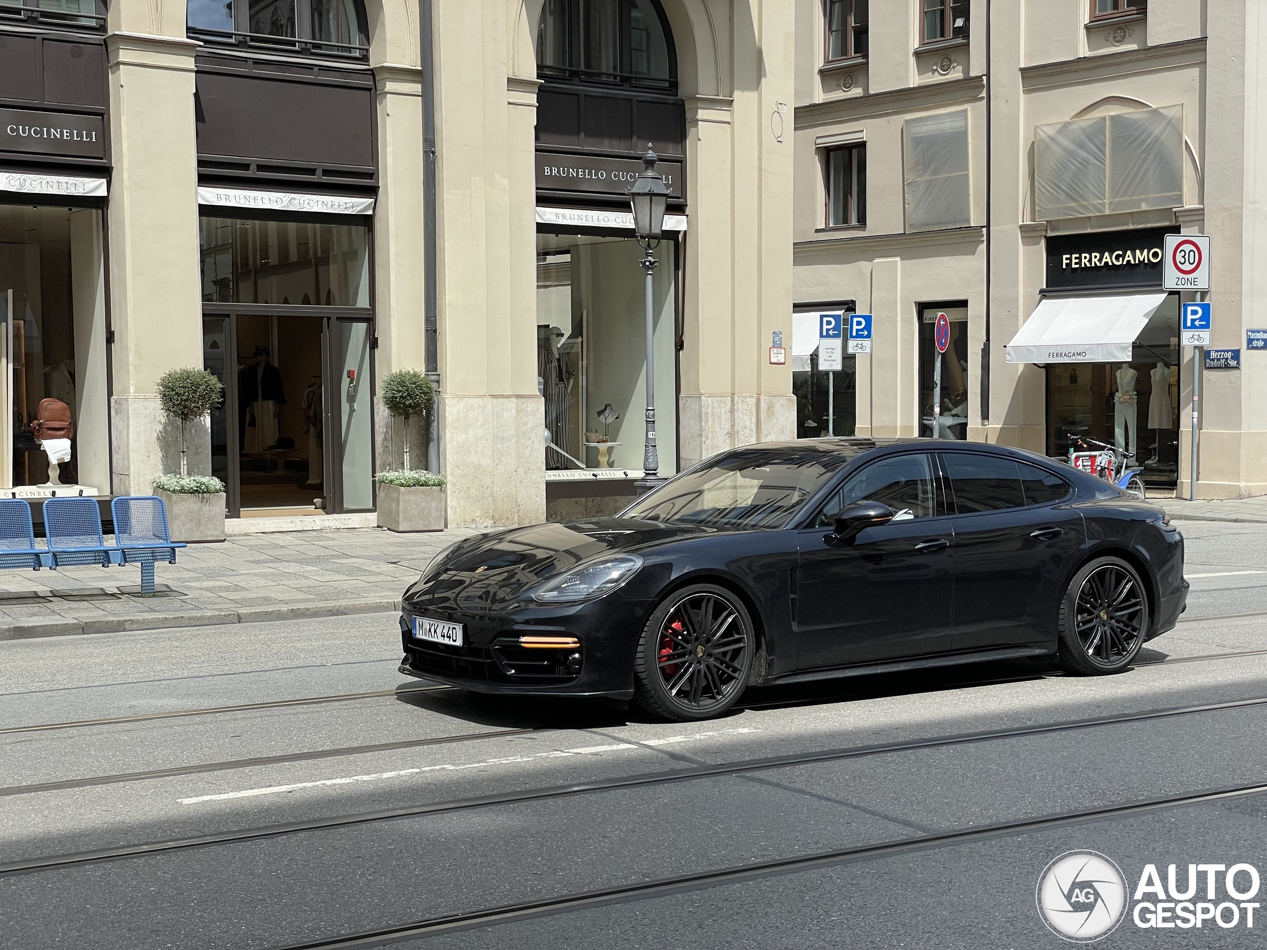 Porsche 971 Panamera Turbo