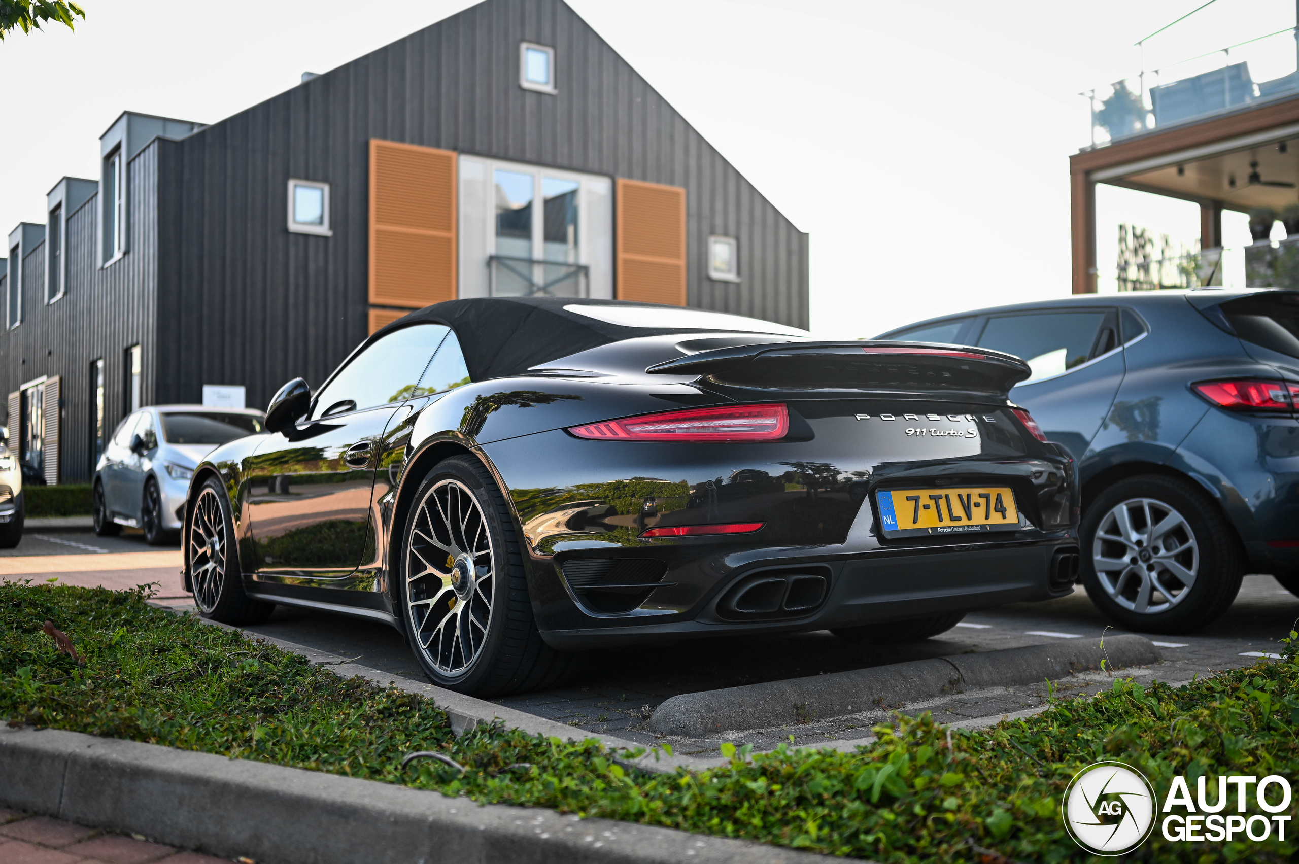 Porsche 991 Turbo S Cabriolet MkI
