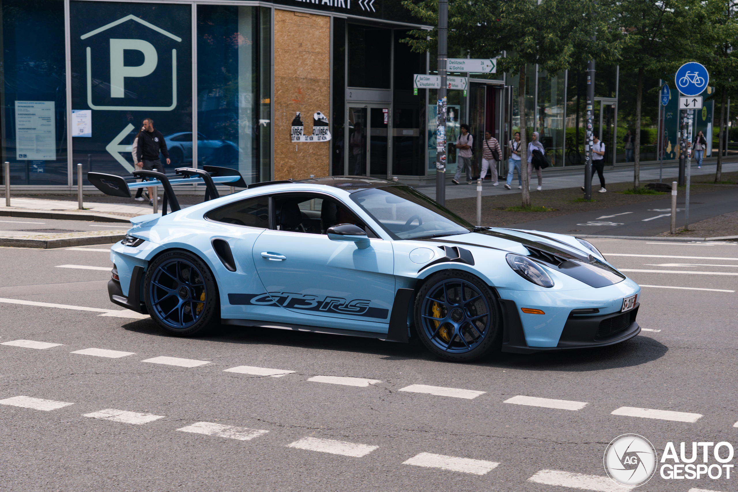 Porsche 992 GT3 RS Weissach Package
