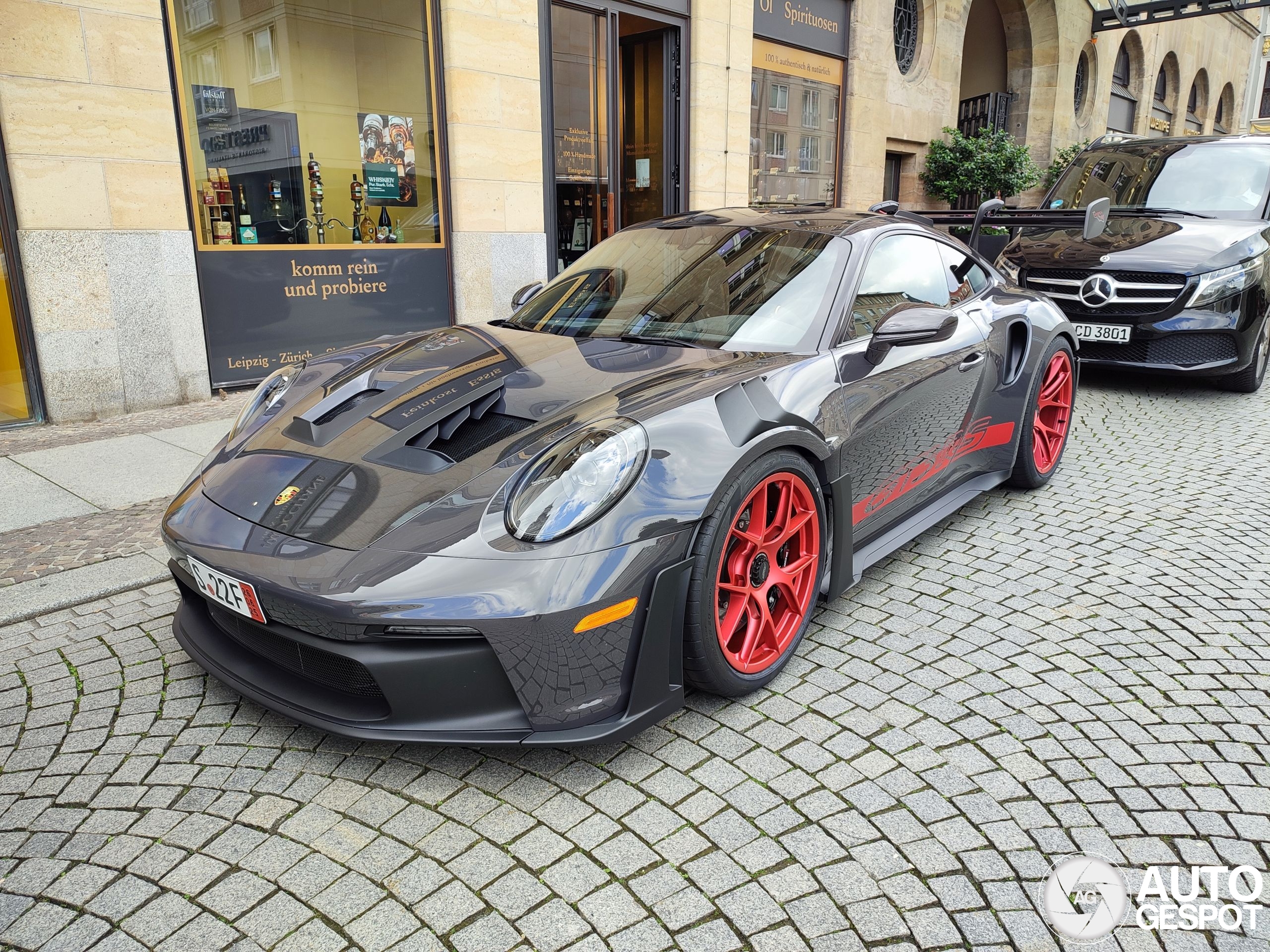 Porsche 992 GT3 RS Weissach Package