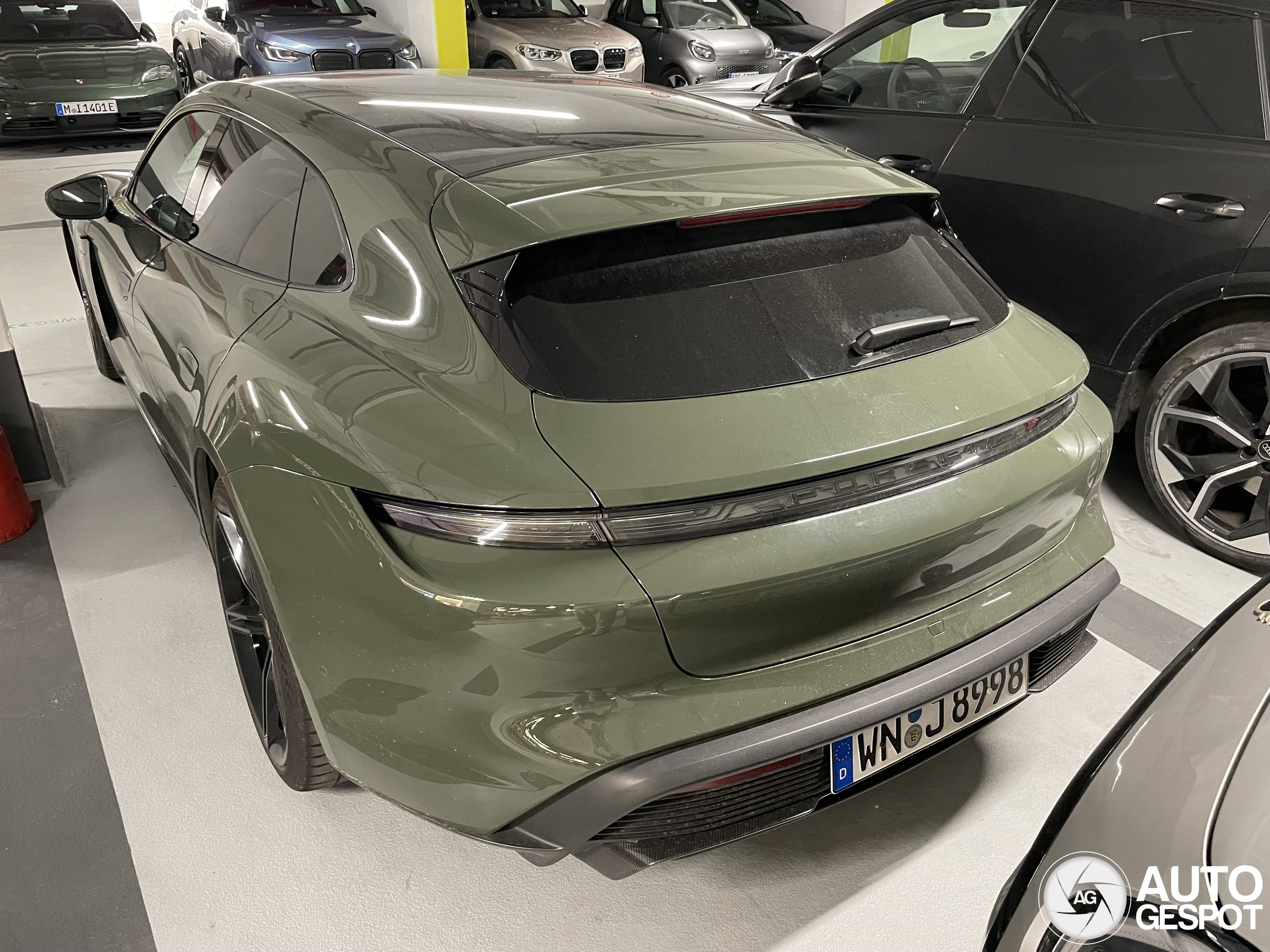 Porsche Taycan Turbo S Sport Turismo