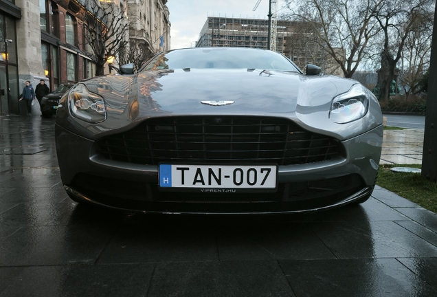 Aston Martin DB11