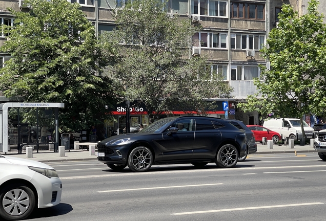 Aston Martin DBX