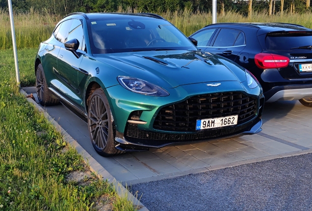 Aston Martin DBX707