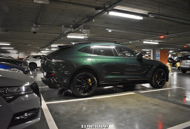 Aston Martin DBX707