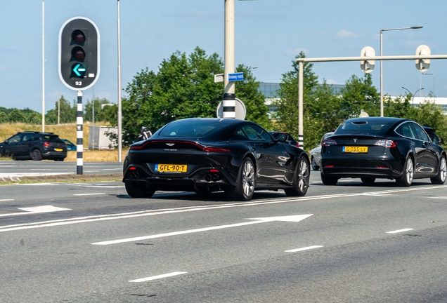 Aston Martin V8 Vantage 2018