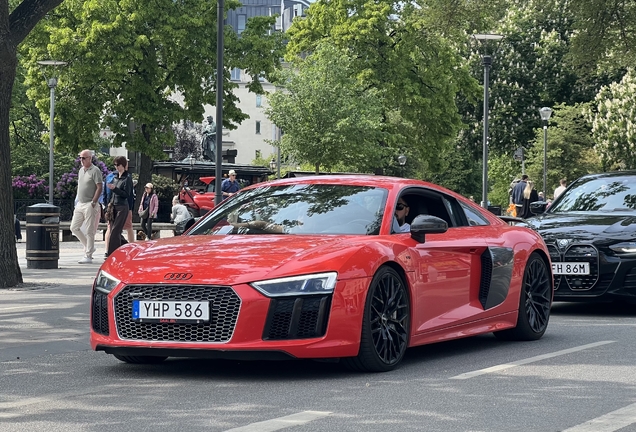 Audi R8 V10 Plus 2015