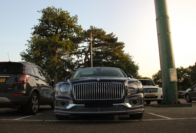 Bentley Flying Spur Hybrid Azure