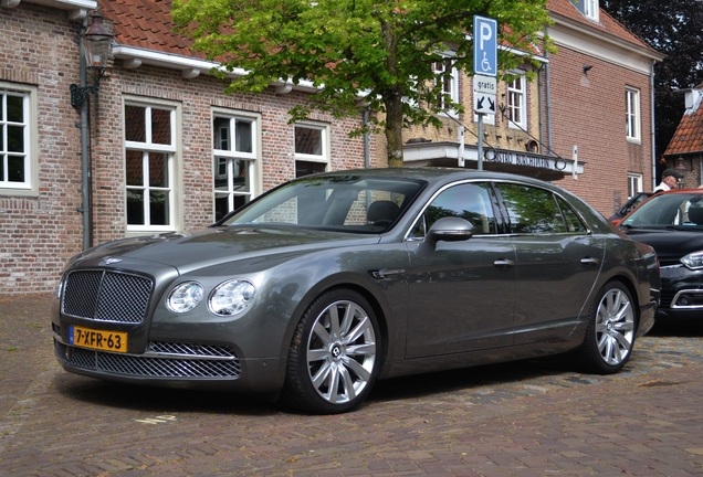 Bentley Flying Spur V8