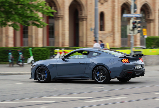 Ford Mustang Dark Horse 2024