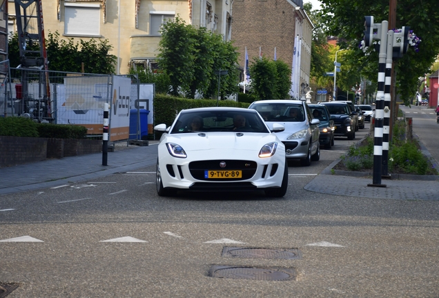 Jaguar F-TYPE S Coupé