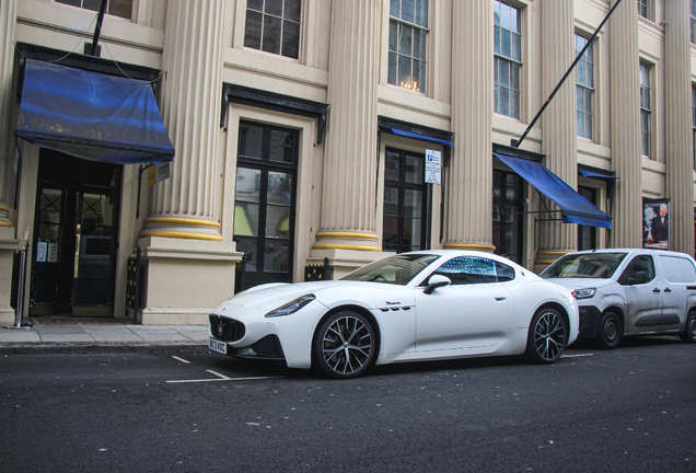 Maserati GranTurismo Modena 2023