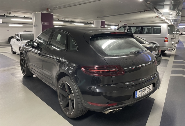 Porsche 95B Macan Turbo