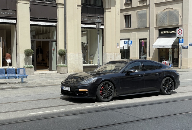 Porsche 971 Panamera Turbo
