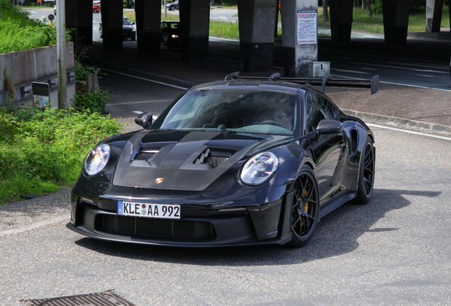 Porsche 992 GT3 RS Weissach Package