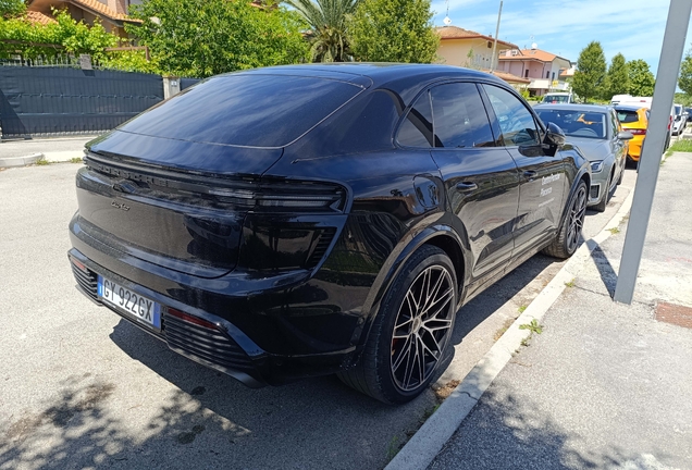 Porsche Macan EV Turbo