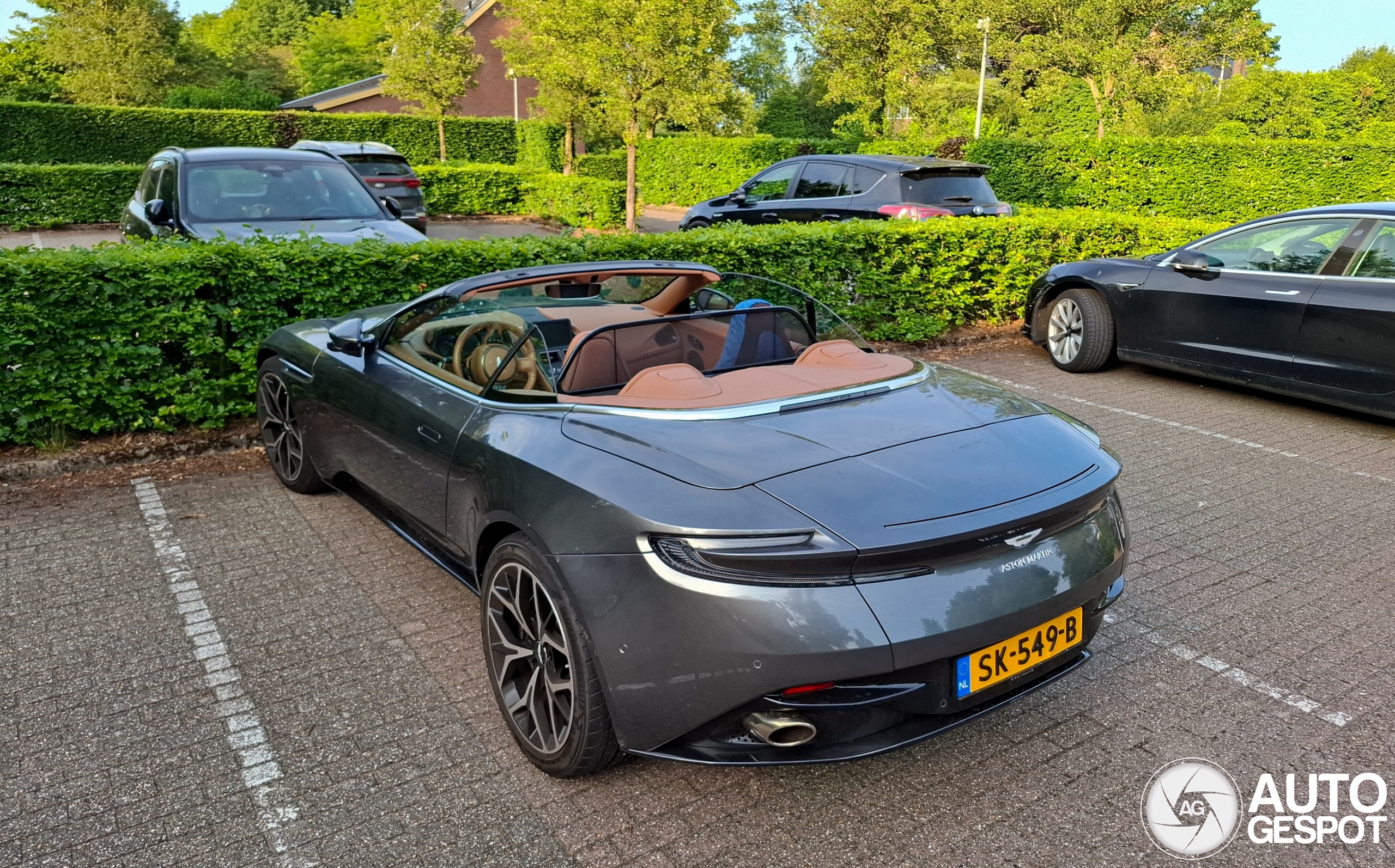 Aston Martin DB11 V8 Volante
