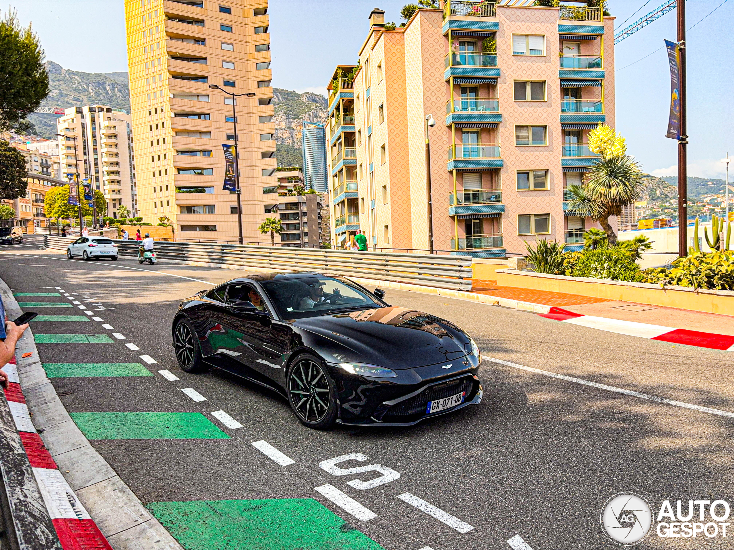 Aston Martin V8 Vantage 2018