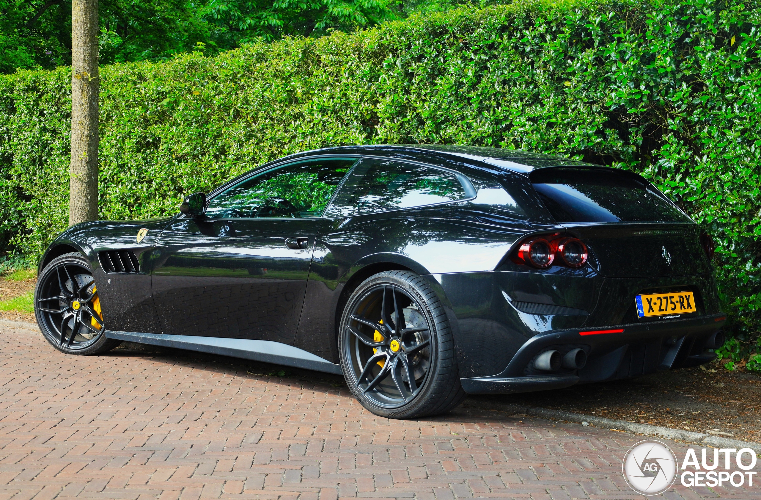Ferrari GTC4Lusso T