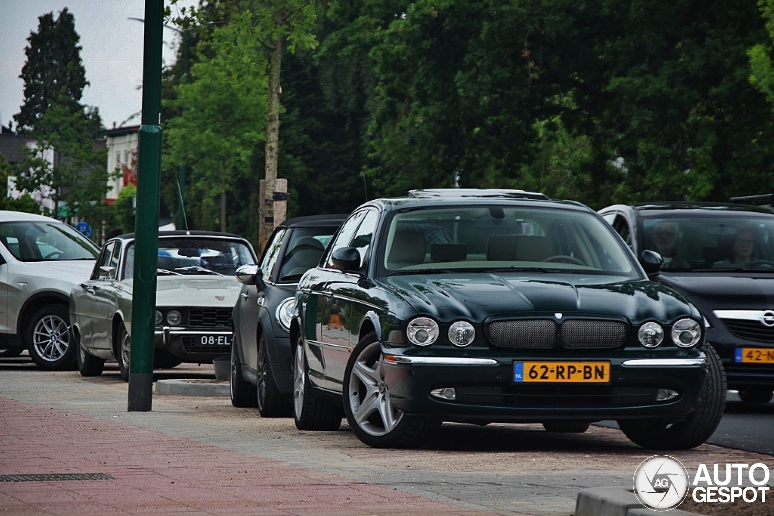 Jaguar XJR