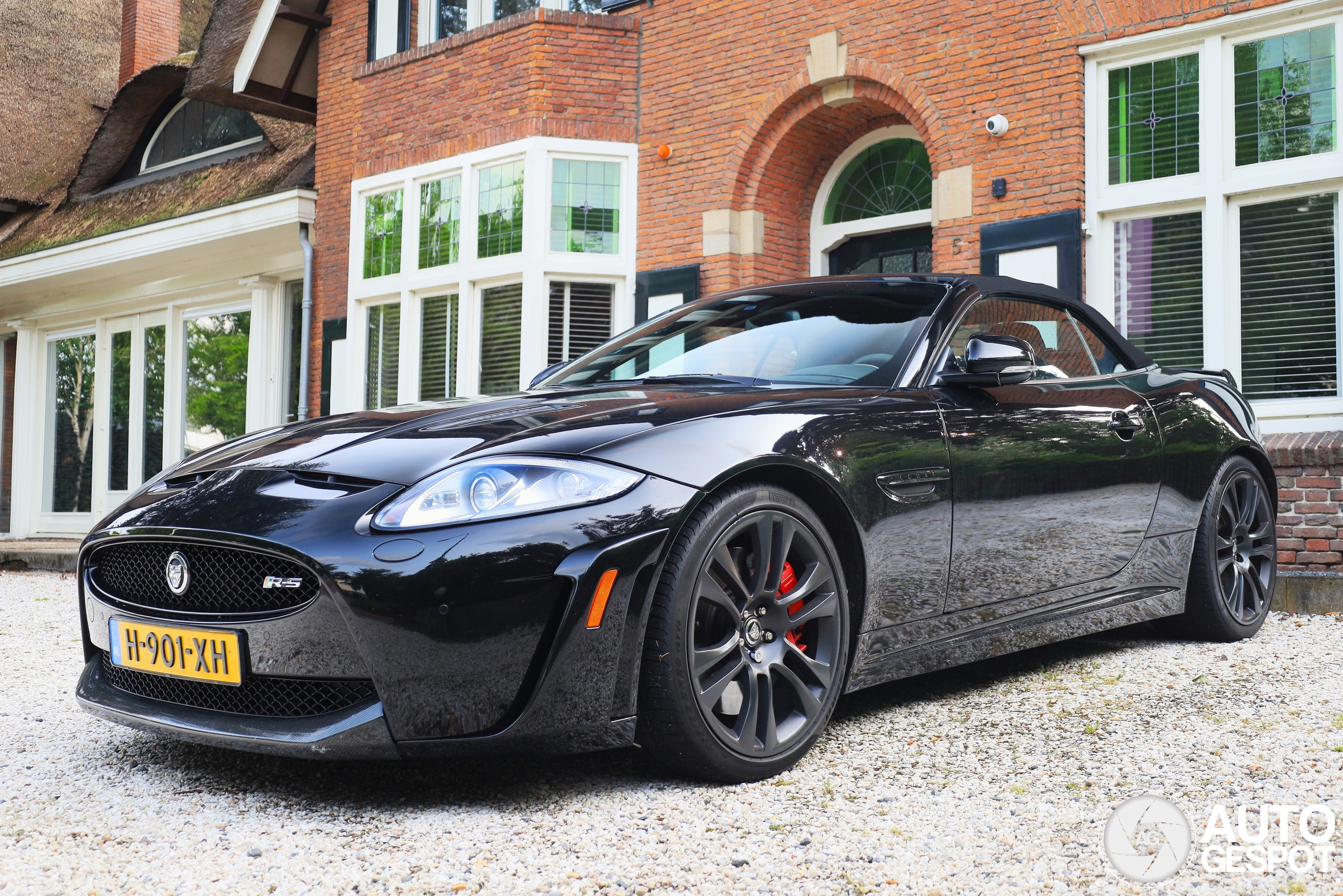 Jaguar XKR-S Convertible 2012