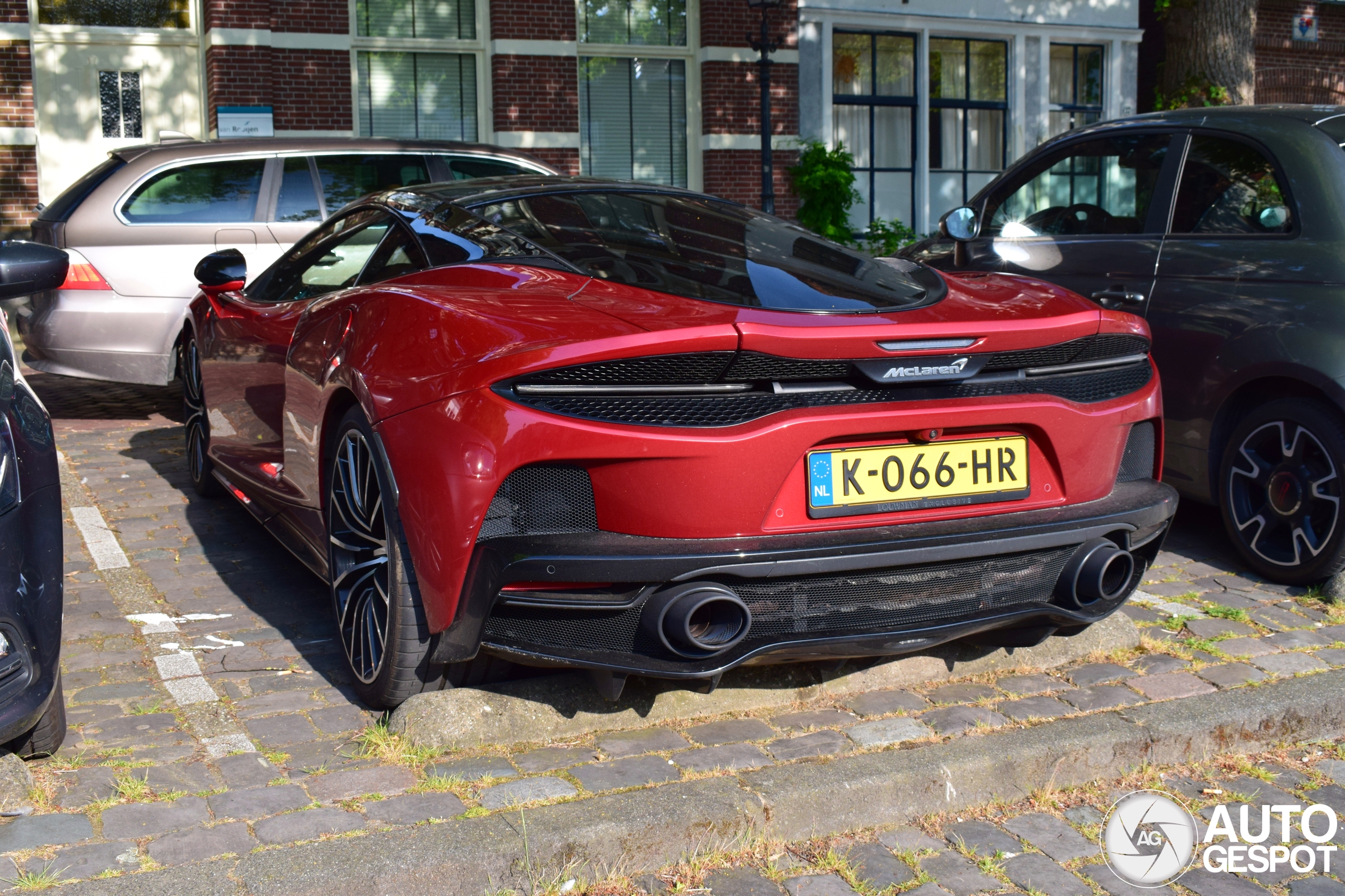 McLaren GT