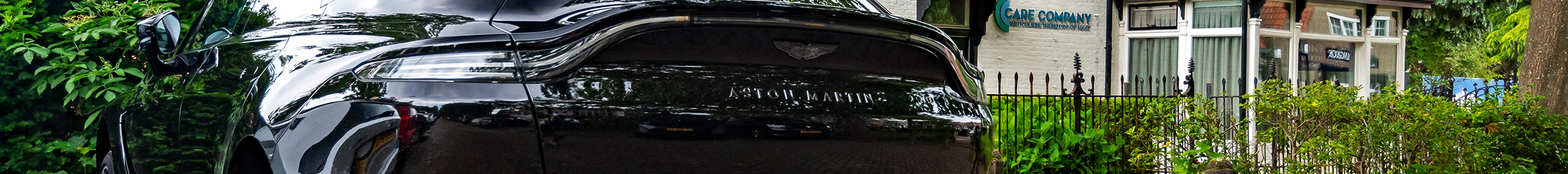 Aston Martin DBX