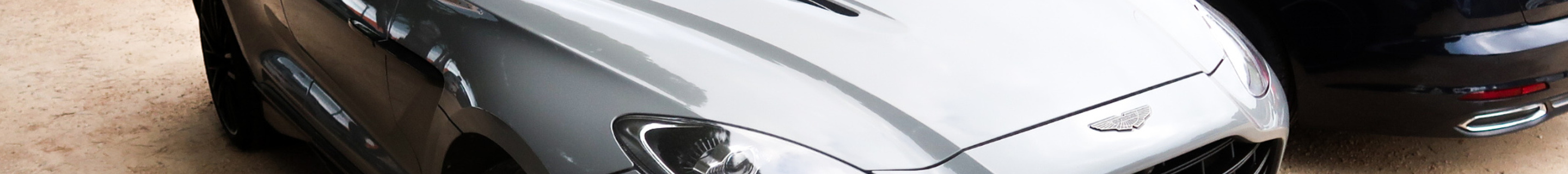 Aston Martin DBX707