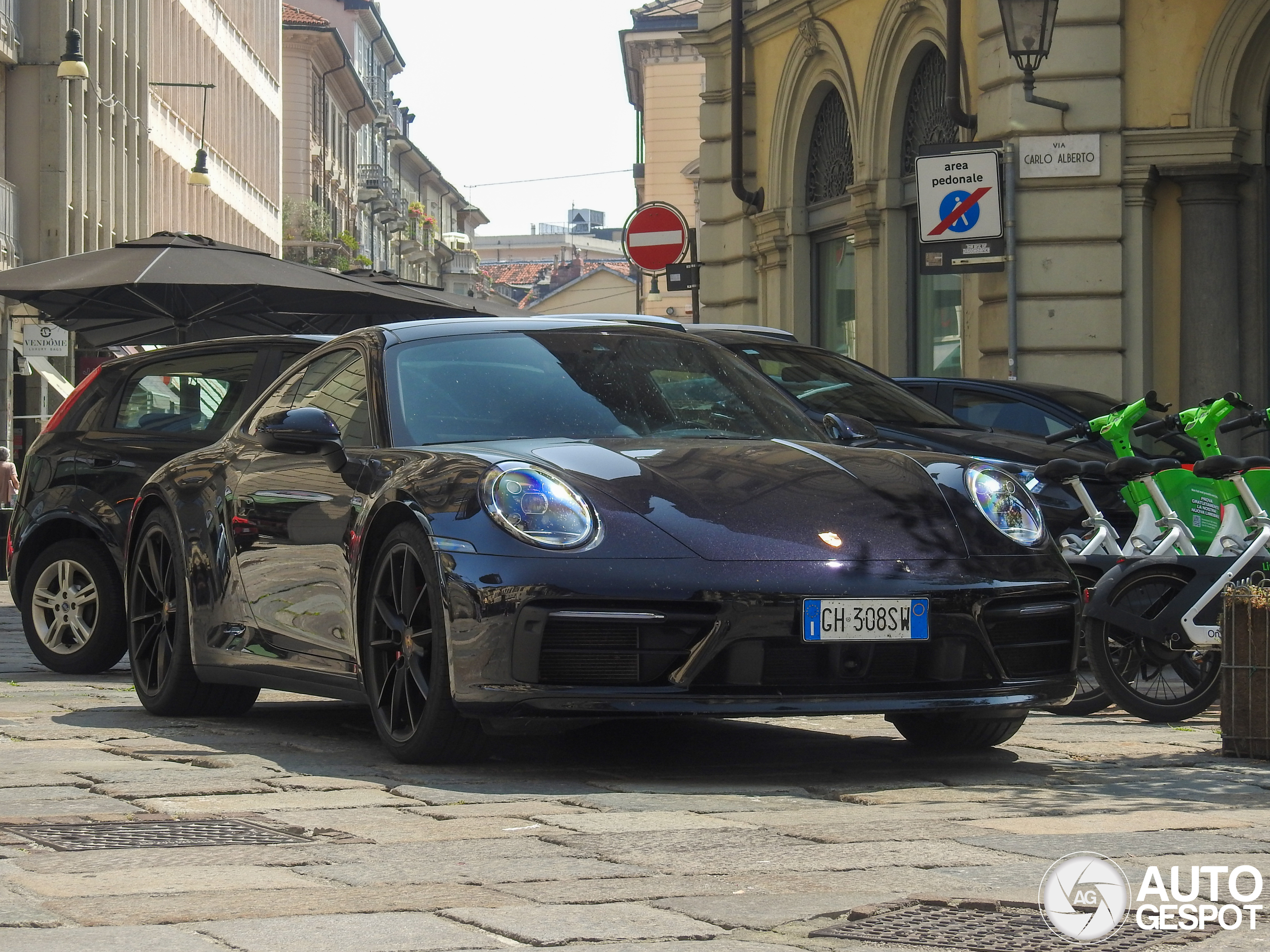 Porsche 992 Carrera 4S