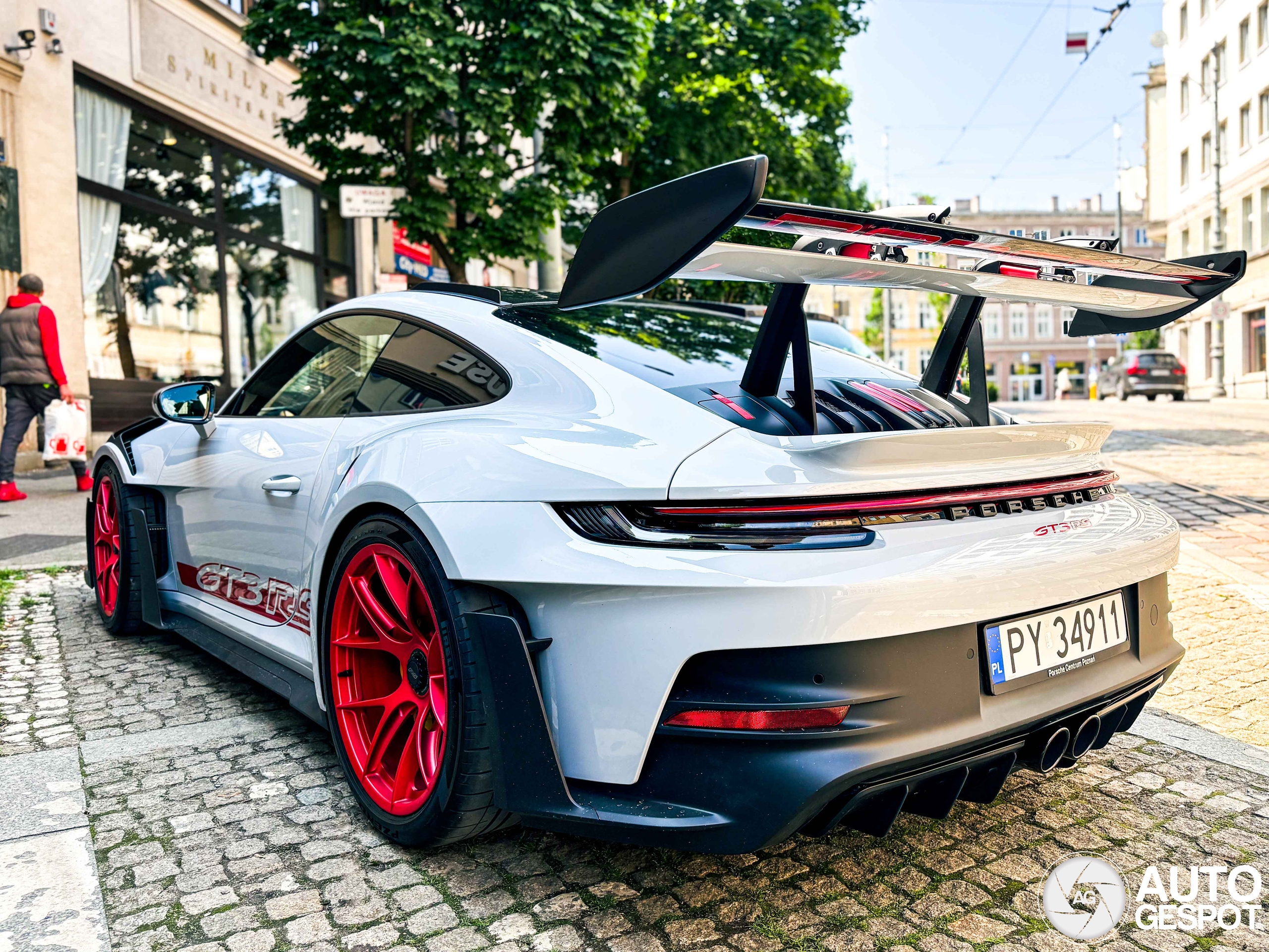 Porsche 992 GT3 RS Weissach Package