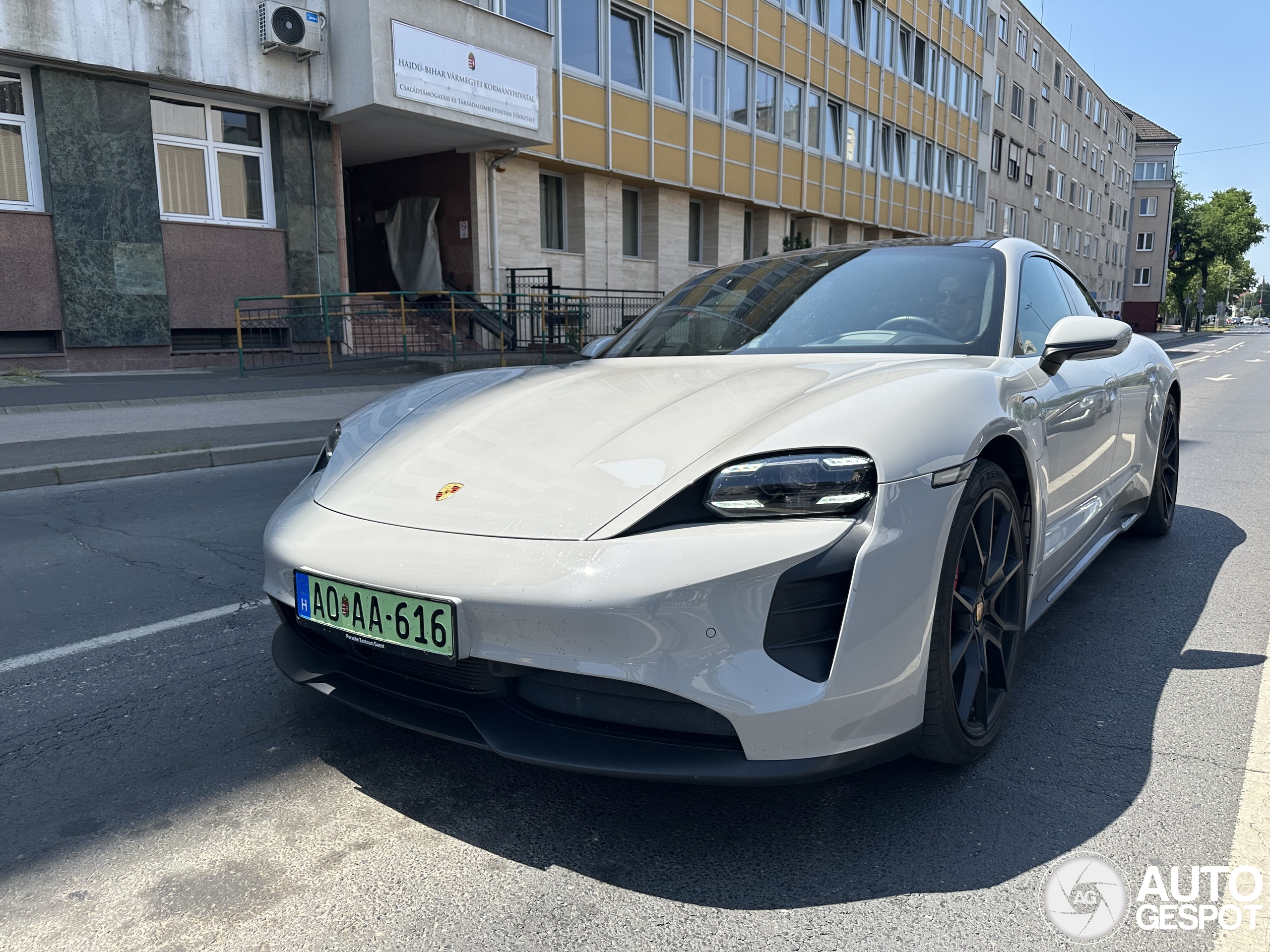 Porsche Taycan GTS
