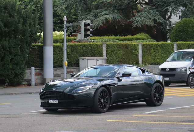 Aston Martin DB11 V8