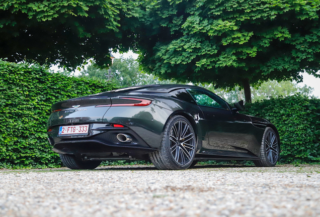 Aston Martin DB12