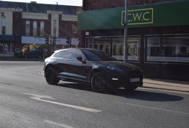 Aston Martin DBX707