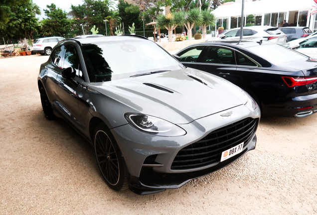 Aston Martin DBX707