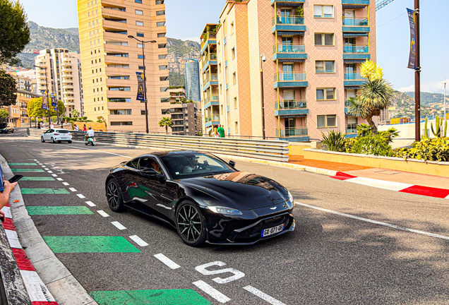Aston Martin V8 Vantage 2018