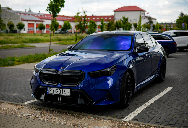 BMW M5 G90