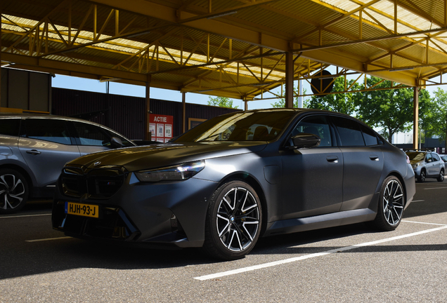 BMW M5 G90