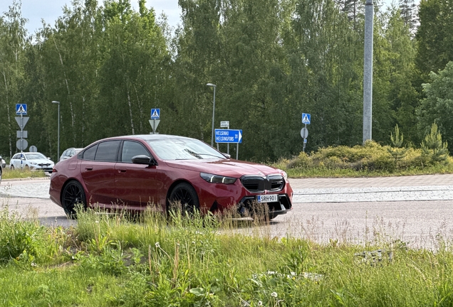 BMW M5 G90