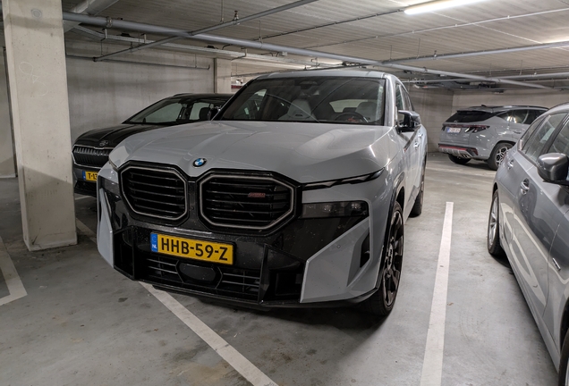 BMW XM G09 Label Red