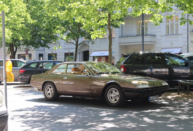 Ferrari 365 GT4 2+2