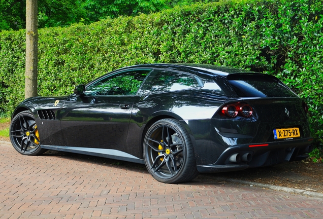 Ferrari GTC4Lusso T