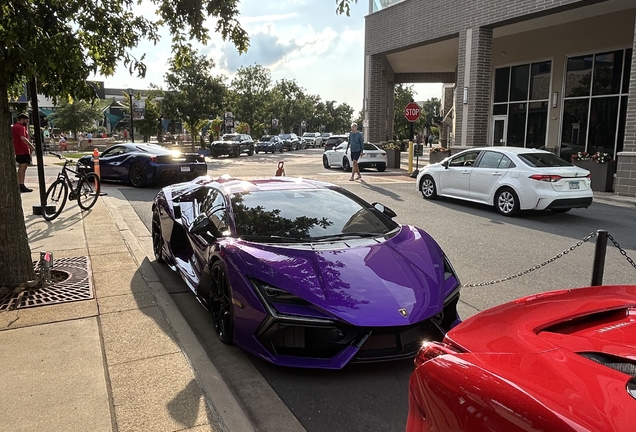 Lamborghini Revuelto