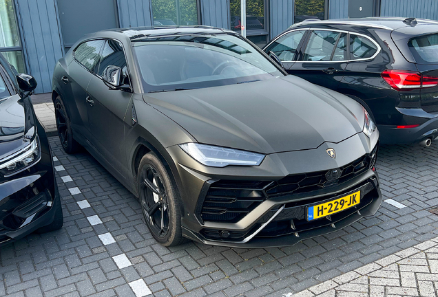 Lamborghini Urus 1016 Industries