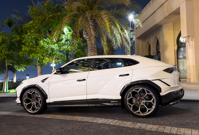 Lamborghini Urus Performante