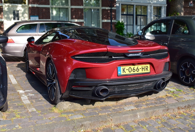 McLaren GT