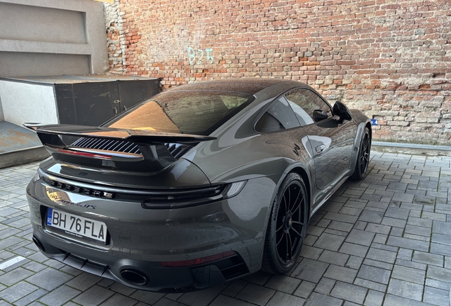 Porsche 992 Carrera 4 GTS